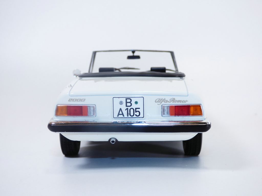ALFA ROMEO 2000 SPIDER blanc 1978 1/18 3551091878827| eBay
