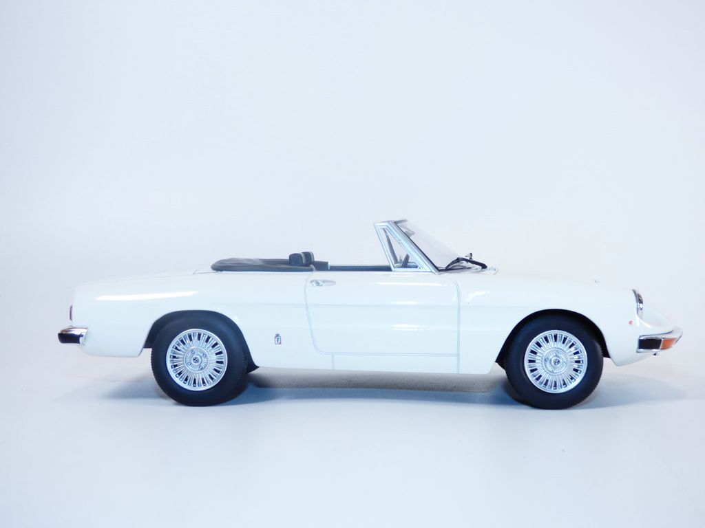 ALFA ROMEO 2000 SPIDER blanc 1978 1/18 3551091878827| eBay