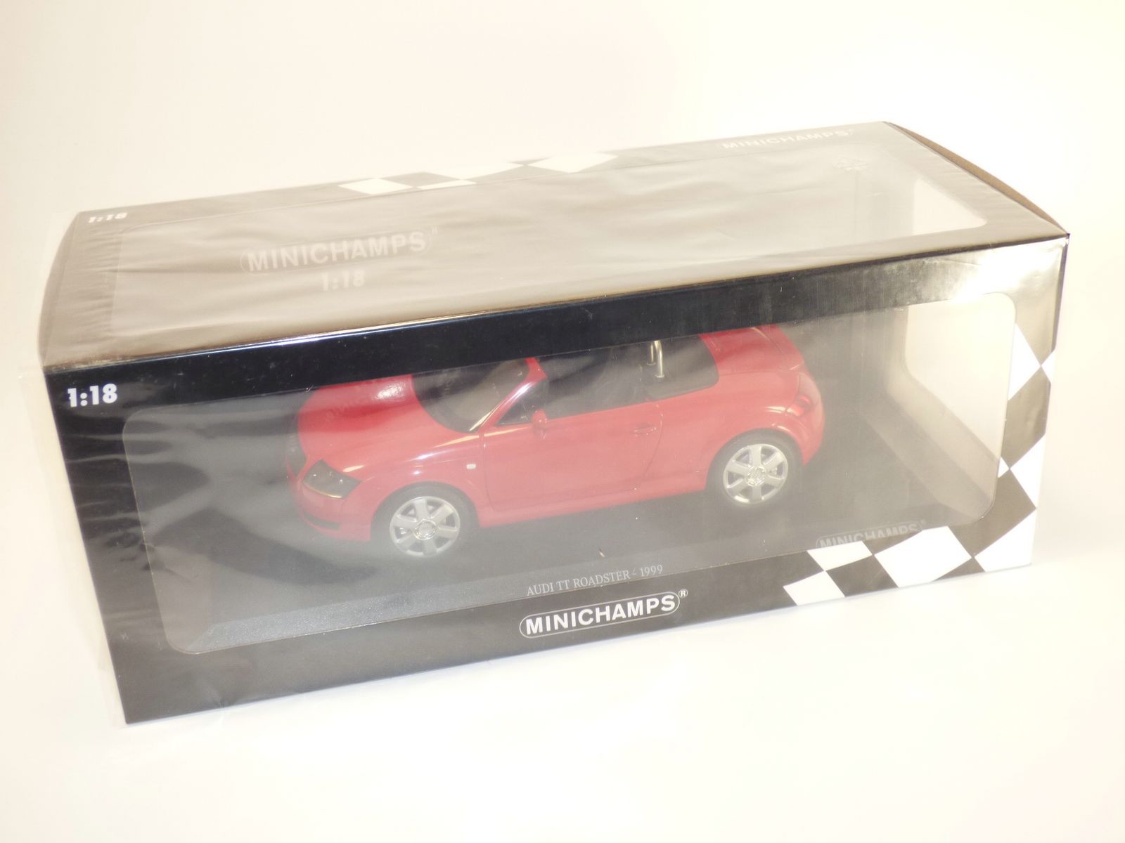 MINICHAMPS - Voiture coupé sportif AUDI TT de 1998 de couleur