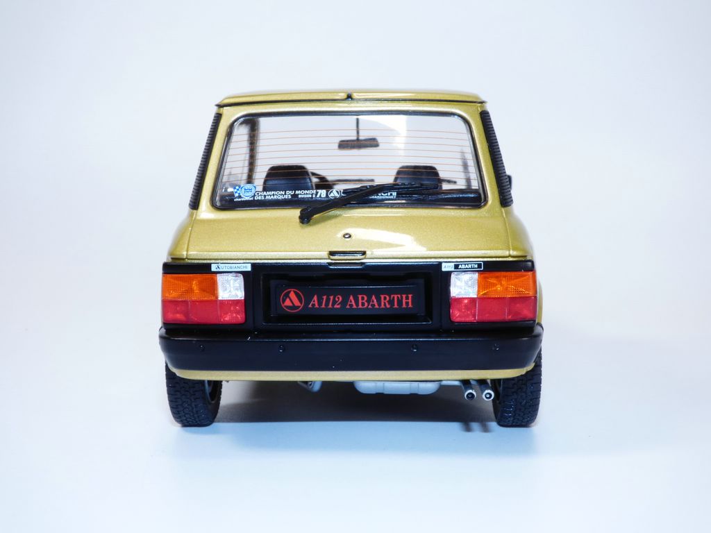 Voiture Miniature De Collection SOLIDO 1-18 - AUTOBIANCHI A112 MK5 Abarth 1980 Gold Black 1803804