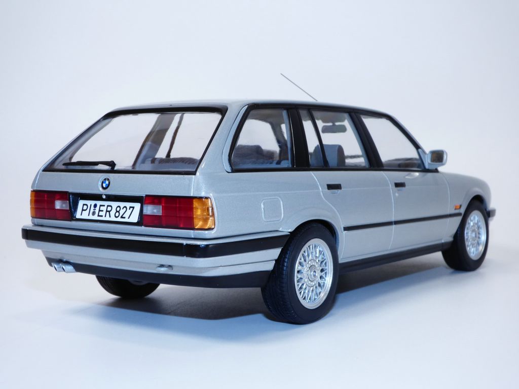 BMW 325i Touring break gris métallisé 1/18 E30