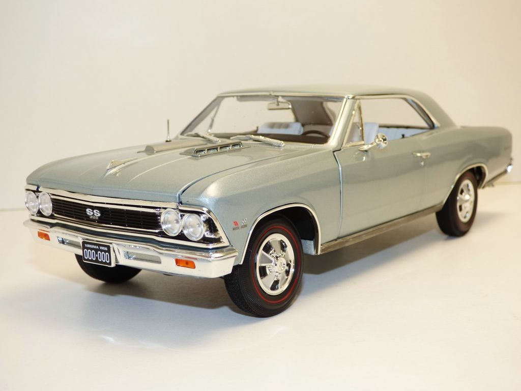 CHEVROLET Chevelle SS 1967 AUTO World scala 1:24 OVP NUOVO