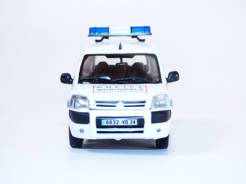 CITROEN BERLINGO police municipale 1/43 2007 phase 2