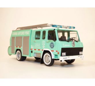 Camion de pompier BERLIET KB770 bomberos du Chili 1/43