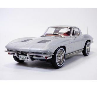 CHEVROLET CORVETTE C2 gris Sebring 1/18 1963 Sting Ray