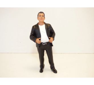 FIGURINE HOMME MANUEL HANGING OUT 2 1/18 AMERICAN DIORAMA AD38183 610877381838 B07QB4DZ84