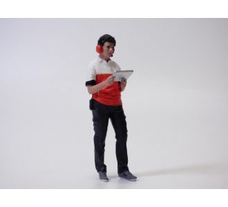 Figurine RACE CREW 2 mécanicien avec tablette 1/18 American Diorama 19003 685457102561 F1 rallye accessoire diorama