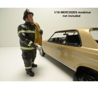 FIGURINE POMPIER US AVECTUYAU 1/18 AMERICAN DIORAMA 77462 699618774627  FIRE CHIEF SAPEUR POMPIER AMERICAIN JOB DONE FIGURE B076JKYC77