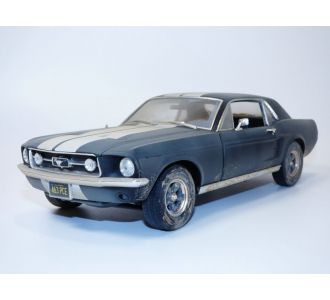 FORD MUSTANG coupé 1967 CREED II version salie film Rocky 1/18 Greenlight 13626 810027495945