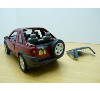 LAND ROVER FREELANDER COURT ROUGE BORDEAUX 1998 HARD TOP 1/18 ERTL 07885 RED ROT