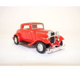FORD 3 WINDOW COUPE 1932 ROUGE 1/43 YATMING ROAD SIGNATURE 94231 3-WINDOW THREE WINDOWS B008SBTKY0 888693942315