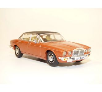 Jaguar - DAIMLER double-six series 2 VANDEN PLAS corail 1/43 5055286673061 B08517YRWD 1975 V12