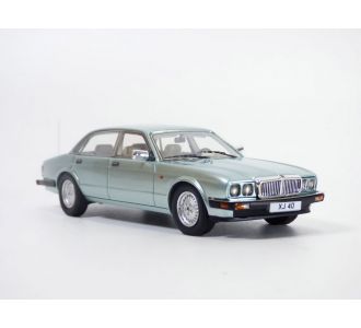 JAGUAR XJ40 SOVEREIGN vert clair 1/43 1990 Neo 49603 4052176836705 XJ6 XJ12