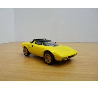 LANCIA STRATOS CIVILE JAUNE 1/43 UNIVERSAL HOBBIES UH4641 464100 YELLOW GEEL 1975 STRATOS HF