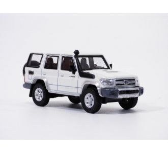 4x4 TOYOTA LAND CRUISER LC76 blanc 2008 1/64 Serie 70 series Paragon 64 55311 0929990553115