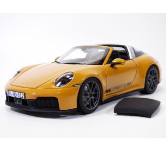 PORSCHE 911 - 992 CARRERA 4 GTS TARGA jaune Bahama 2025 1/18 Norev 187190 3551091871903 B0GBZ47M31