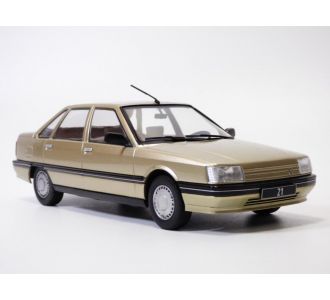 RENAULT ESTAFETTE réhaussée orange 1-24 WhiteBox 124053 4052176963579 1968