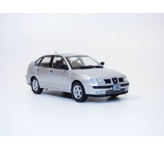 SEAT CORDOBA gris métallisé 2000 1/43 Altaya ARGAQV35