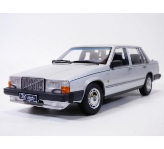 VOLVO 760 TURBO gris métallisé interieur bleu 1985 1/18 740 Triple9 T9-1800535