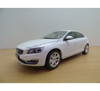 VOLVO S60 T6 2015 BLANC PERLE CRISTAL 1/18 ULTIMATE DIECAST 88151 MINIATURE MODELCAR CRYSTAL WHITE PEARL WEISS BLANCO BIANCO