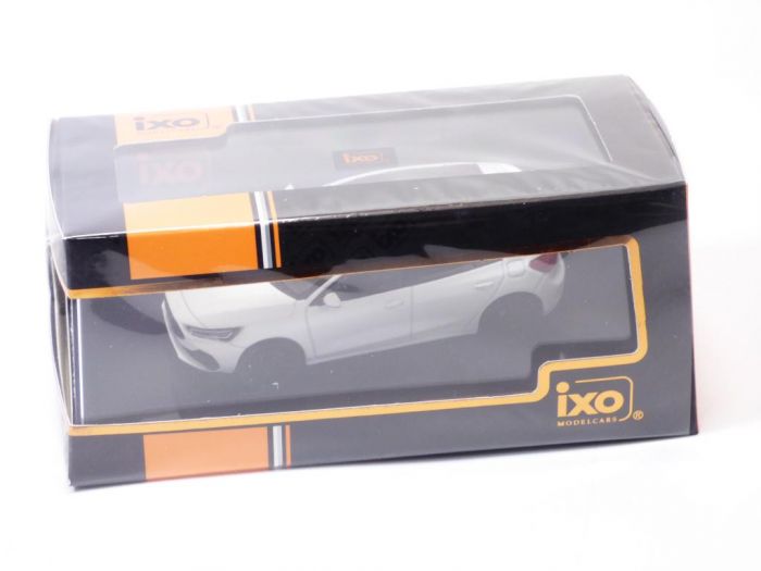 Ford Focus ST Blanco 2022 1:43 – Modelo a escala IXO Models, detall