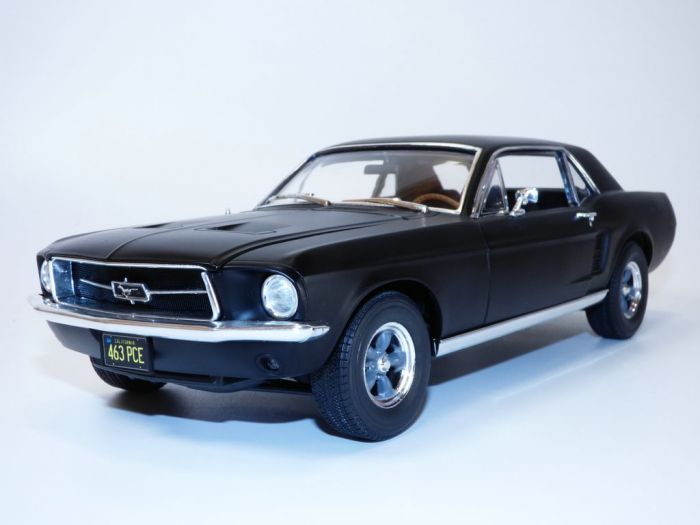 FORD MUSTANG coupe CREED film Rocky 1 18