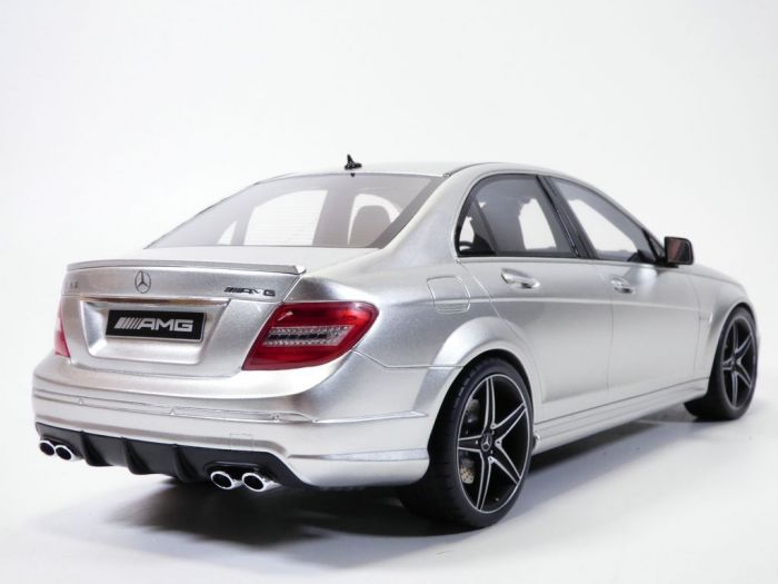 Supercar in camouflage - C63 S as a model in 1:18