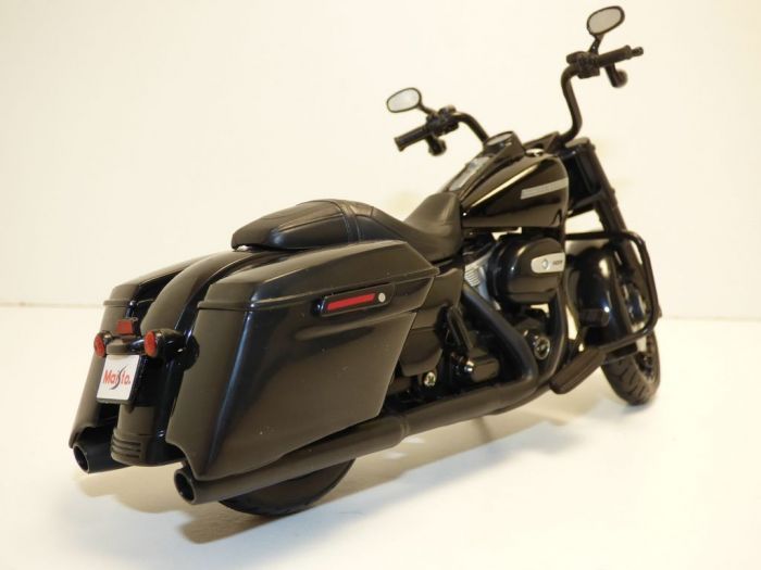 HARLEY DAVIDSON ROAD KING SPECIAL noir 1 12