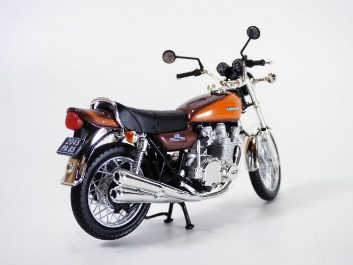 Moto Kawasaki Z900 marron orange 1973 1 18 Norev 182031 Moto 3551091820314 MiniatureAuto