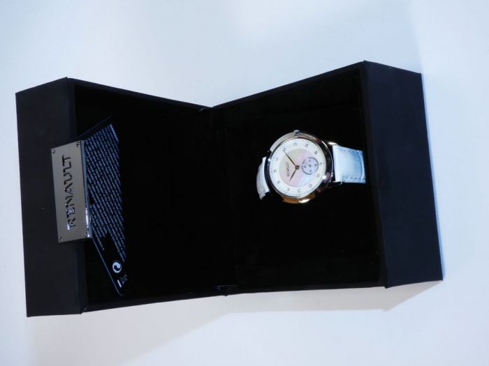 Montre Renault Pour Femme - Blanche - Neuve Avec étiquettes
