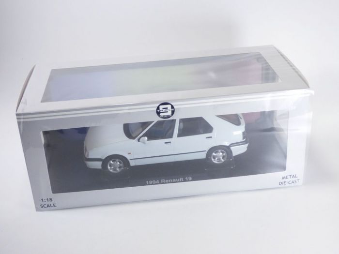 Renault 19 miniature best sale