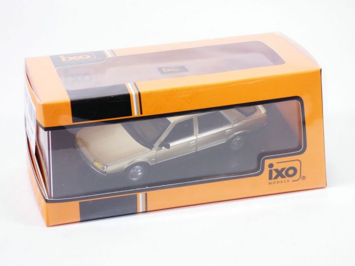 RENAULT 25 R25 beige metallise 1986 1 43 Ixo CLC539N.22 4895102342518 B0D2V4PKWW MiniatureAuto