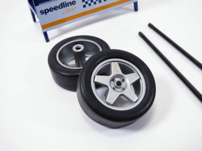 Support à Pneus Speedline Métallique 1:18 IXO Avec 4 Pneus - Référence 18SET007W, Neuf