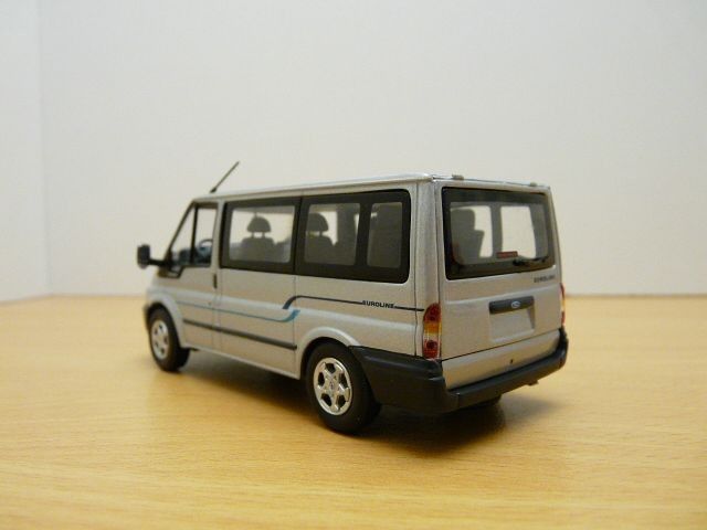 Minichamps 1/43 Ford Transit Tourneo 2001 Rouge – MINICHAMPS 400081210 – Occasion Comme Neuve