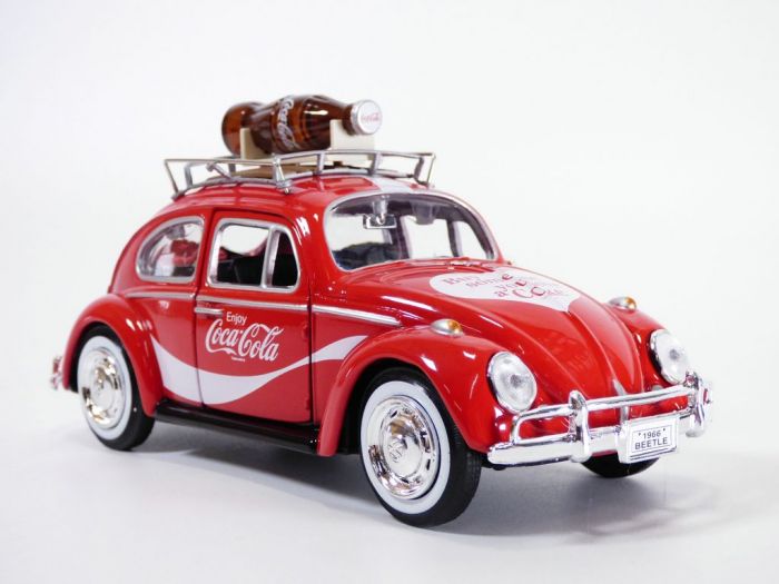 VOLKSWAGEN Coccinelle 1966 rouge COCA COLA avec bouteille 1 VOLKSWAGEN Coccinelle 1966 rouge COCA COLA avec bouteille 1