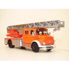 Camion de pompier MERCEDES L1519 grande echelle 1/43