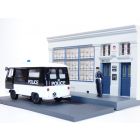 Diorama commissariat de Police & Peugeot J7 1/43