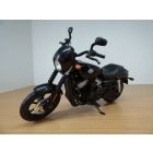 MOTO HARLEY DAVIDSON STREET 750 noir 1/12