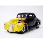 OCCASION en boite FORD DELUXE V8 COUPE HOT ROD noir & flamming  1/18