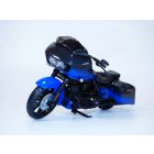 Moto HARLEY DAVIDSON CVO Road Glide bleu 1/18 2018
