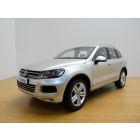 OCCASION en boite VOLKSWAGEN TOUAREG 2010 gris métallisé 1/18