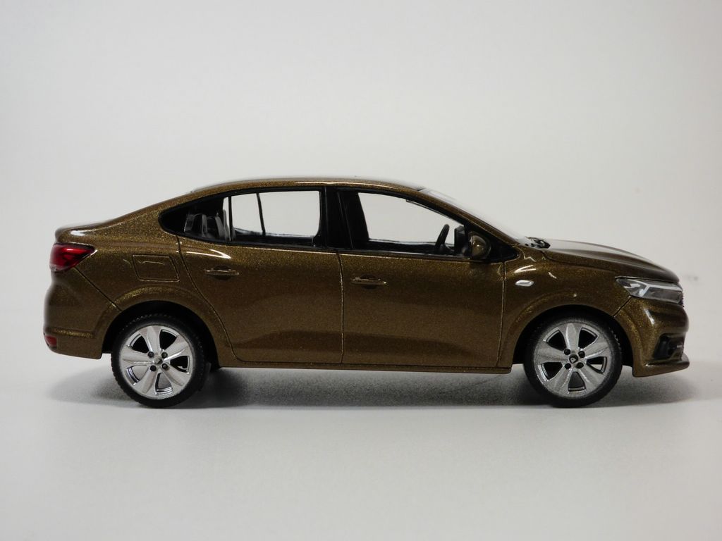 Maquette Voiture Norev 1/43 - Dacia Logan 2021 Couleur Brun Vison - Boîte Neuve - Modèle Réduit De Collection