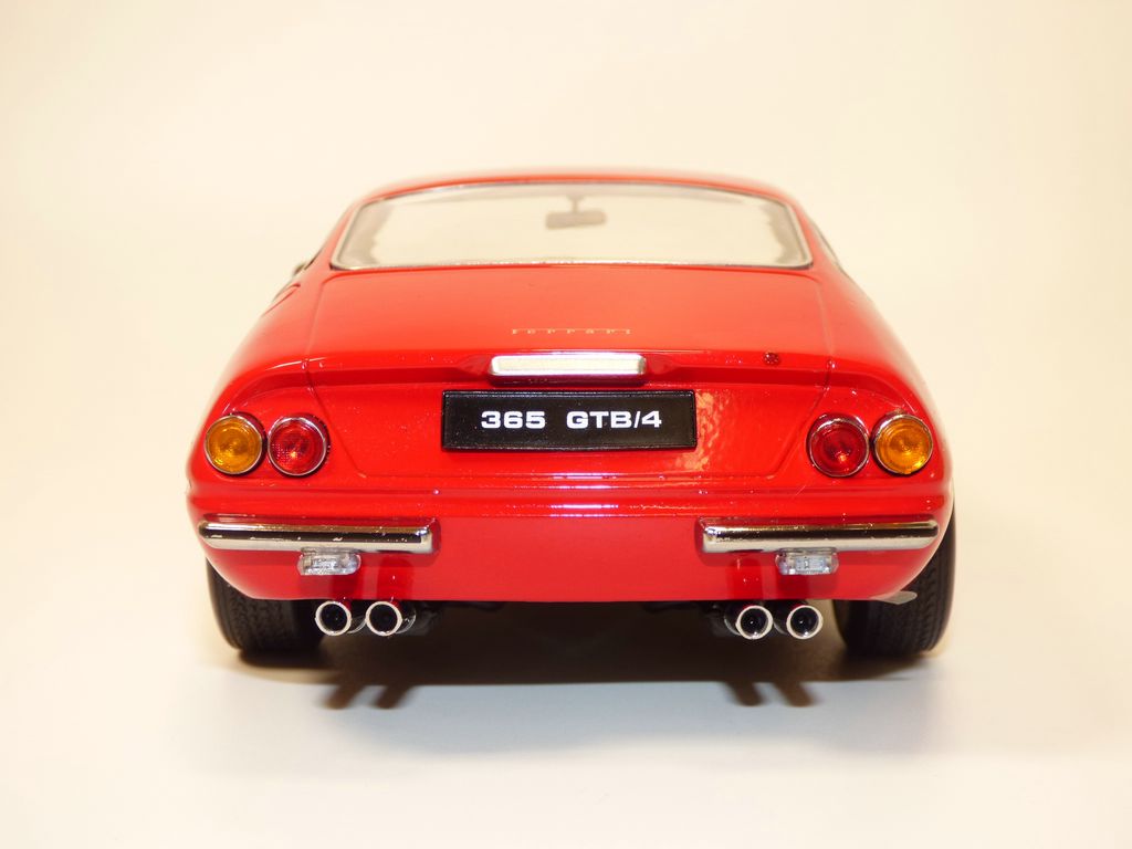 KK Ferrari 365 GTS/4 Rouge 1969 1/18 KKDC180611