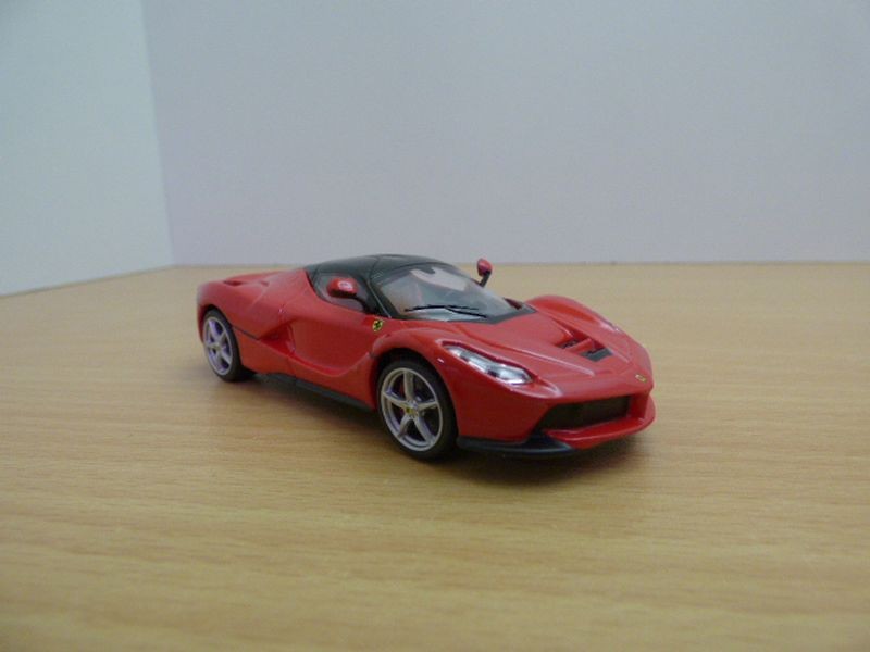 FERRARI LAFERRARI rouge 1/43 La ferrari SIGNATURE - Foto 1 di 8