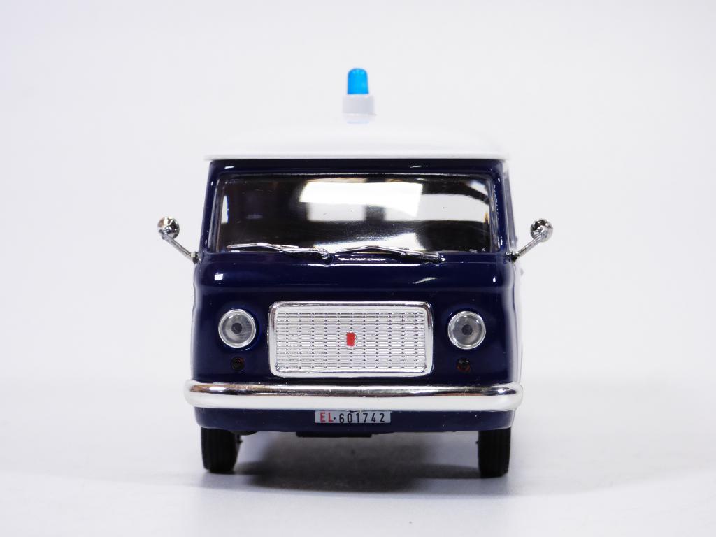 Fiat 238 ambulanza carabinieri 1967 scala 1/43 - Collezionismo In vendita a Pescara