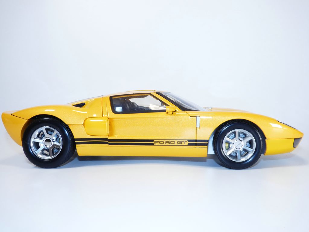 FORD GT40 GT Concept jaune & bandes noires 1/12 | eBay