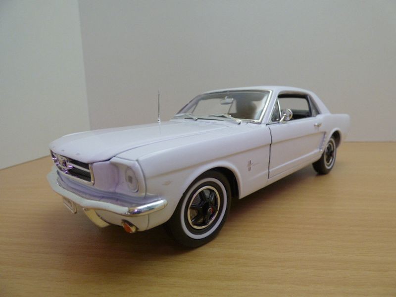 Ford Mustang Coupe Hard Top weiß 1/18 1964 1/2 - Bild 1 von 9