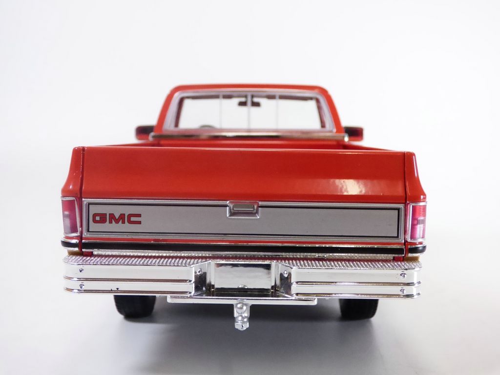 豊富なギフト GMC K2500 Sierra Grande Wideside body 1982 Knuckle Busted 置物