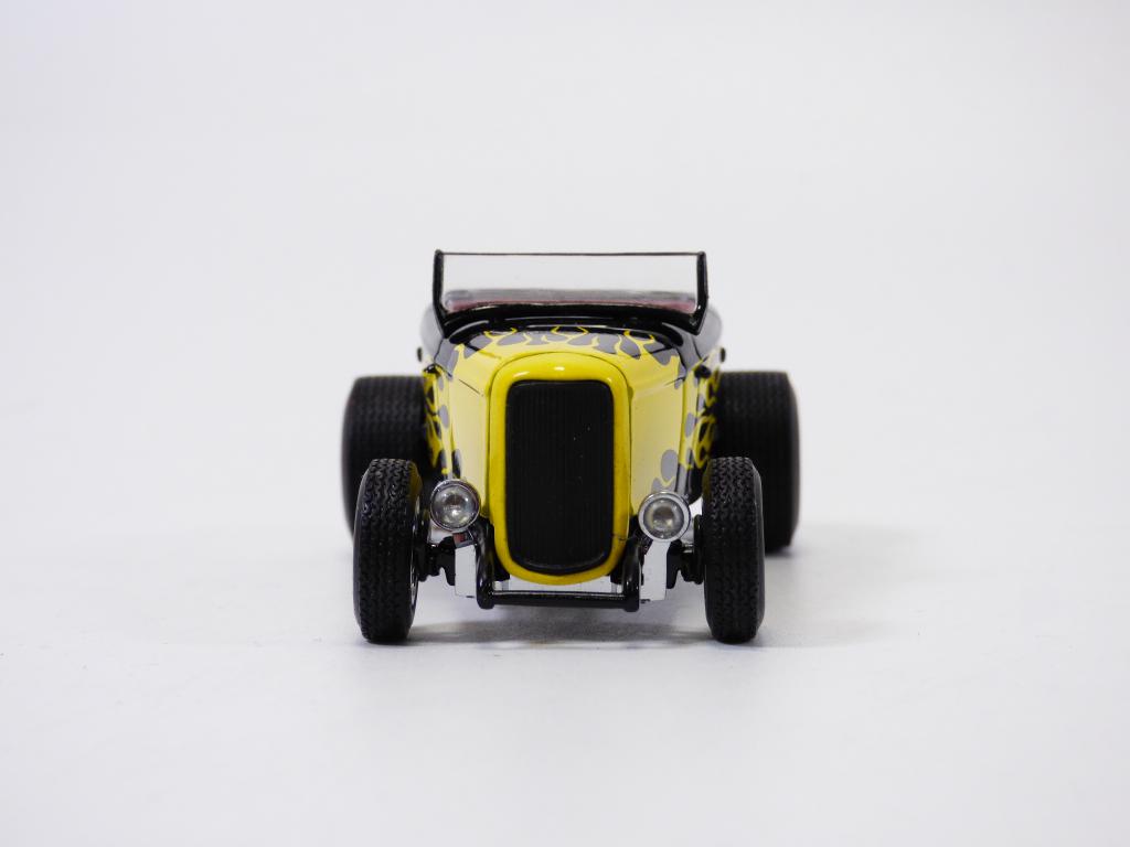Occasion en boite HOT ROD FORD COUPE 1933 noir & flamming 1/18