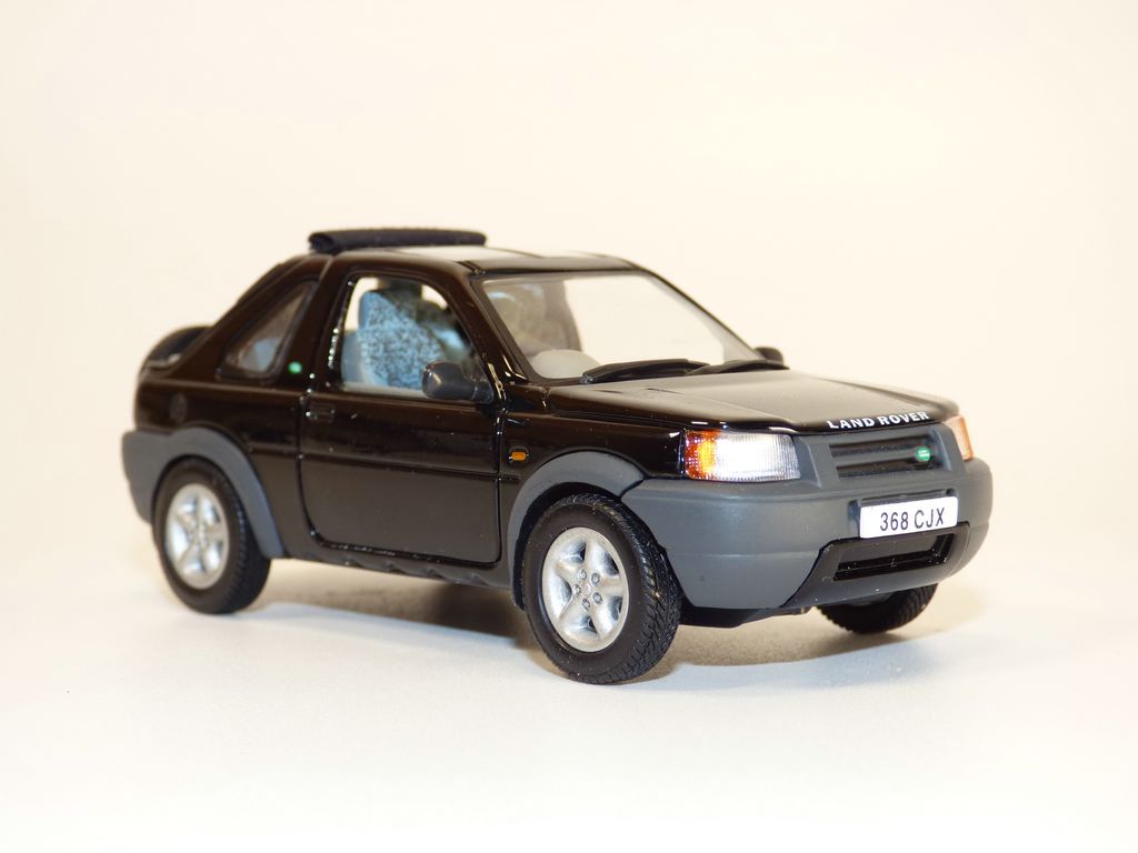 LAND ROVER FREELANDER OPEN BACK noir 1/43 - Foto 1 di 9
